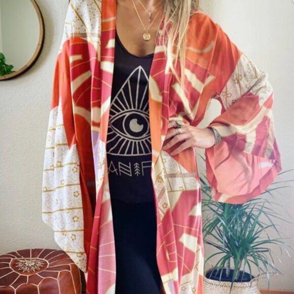 Novella Royale - The Georgia Robe in Red Butterfly Size Small - Picture 14 of 16